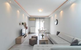 Houseloft Commercial Central